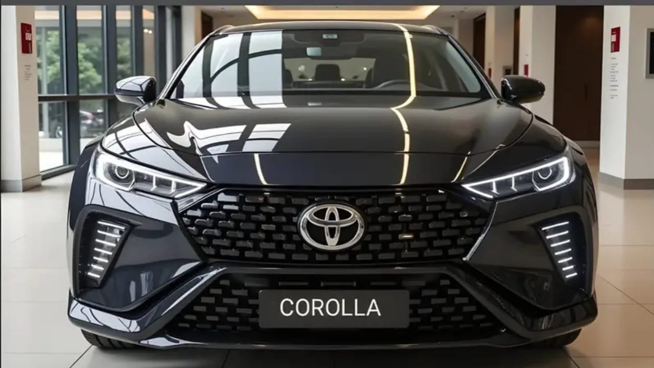 Toyota Corolla 2025 – Hybrid Petrol Engine, 140HP Power & Premium Sedan Starting at ₹4.79 Lakh!