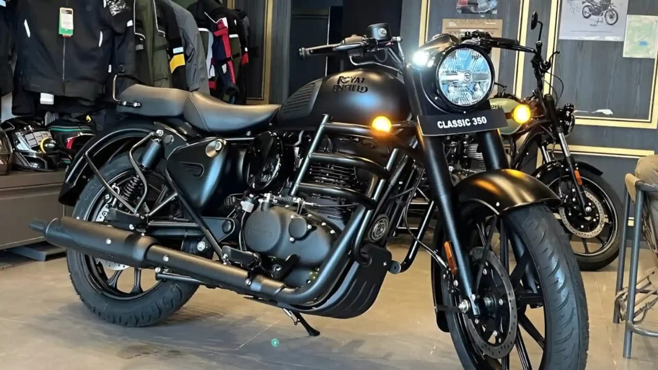 Royal Enfield Classic 350 Bullet – 349cc Engine, 20.2HP Power & Timeless Retro Design Starting at ₹1.05 Lakh!